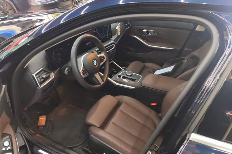 Used BMW 3 Series 2023 325i M Sport Package Driver Seat