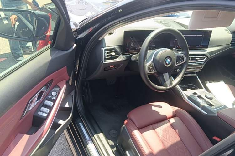 Used BMW 3 Series 2023 325i M Sport Package Driver Seat