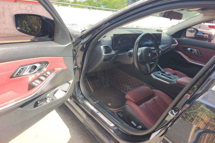 Used BMW 3 Series 2023 325i M Sport Package Driver Seat
