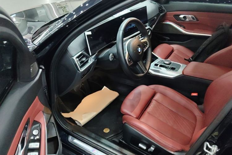 Used BMW 3 Series 2023 330i M Sport Night Edition Package Driver Seat