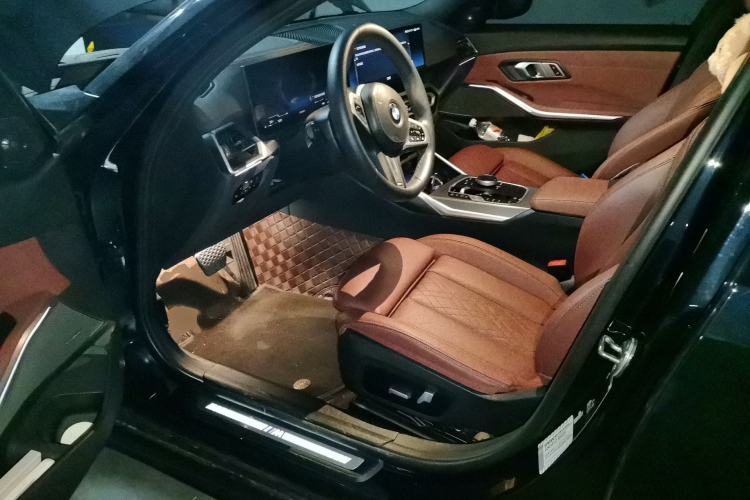 Used BMW 3 Series 2023 325i M Sport Night Edition Package Driver Seat