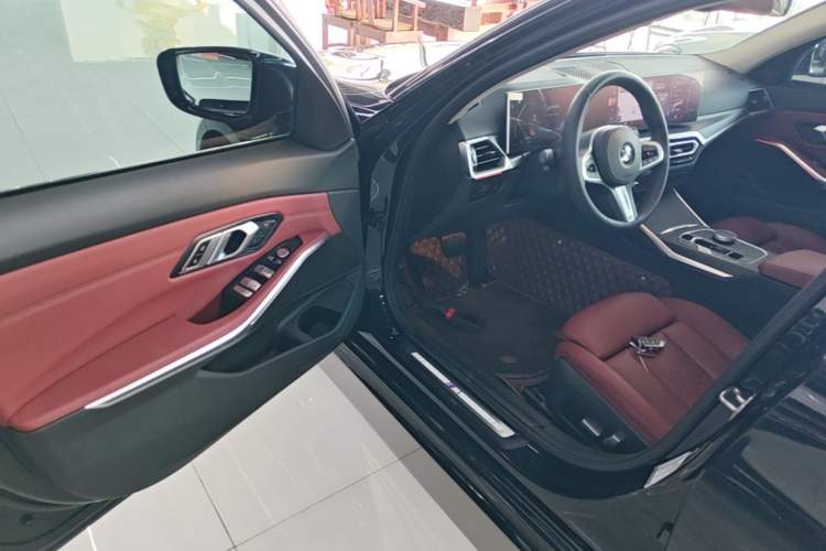 Used BMW 3 Series 2023 325i M Sport Package Driver Seat