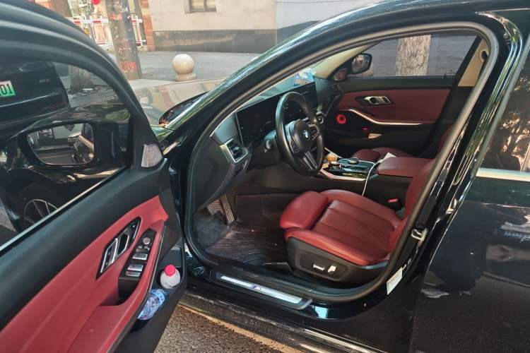 Used BMW 3 Series 2023 320i M Sport Package Driver Seat