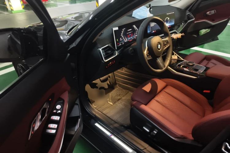 Used BMW 3 Series 2023 320Li M Sport Package Driver Seat