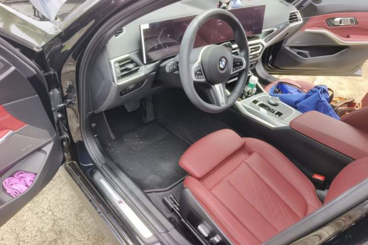 Used BMW 3 Series 2023 325i M Sport Night Edition Package Driver Seat