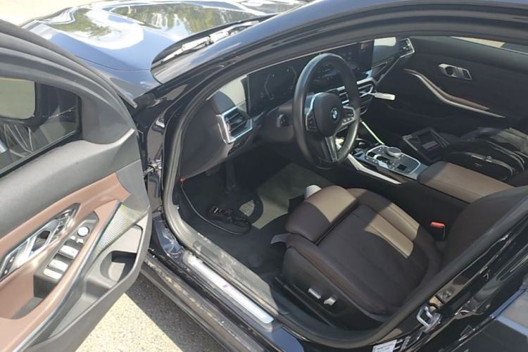 Used BMW 3 Series 2023 320Li M Sport Package Driver Seat