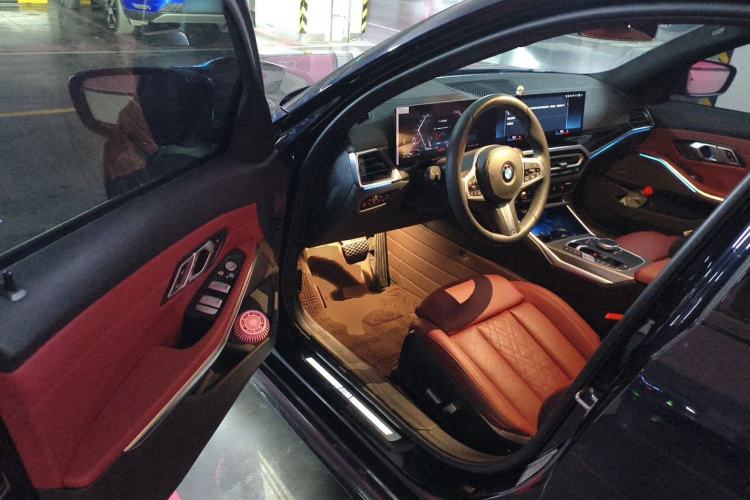 Used BMW 3 Series 2023 325i M Sport Night Edition Package Driver Seat