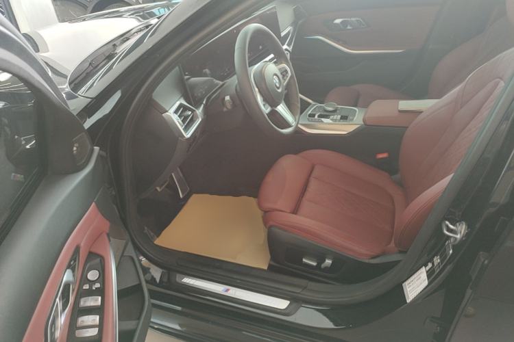 Used BMW 3 Series 2023 325i M Sport Night Edition Package Driver Seat