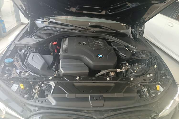 Used BMW 3 Series 2023 325i M Sport Night Edition Package Engine Bay