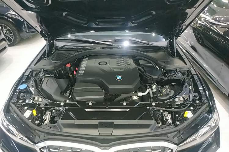 Used BMW 3 Series 2023 325i M Sport Package Engine Bay