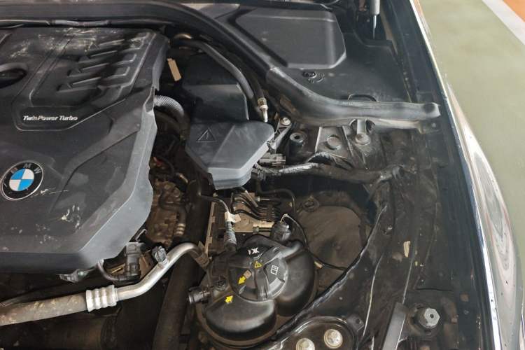 Used BMW 3 Series 2023 325i M Sport Package Engine Bay Left