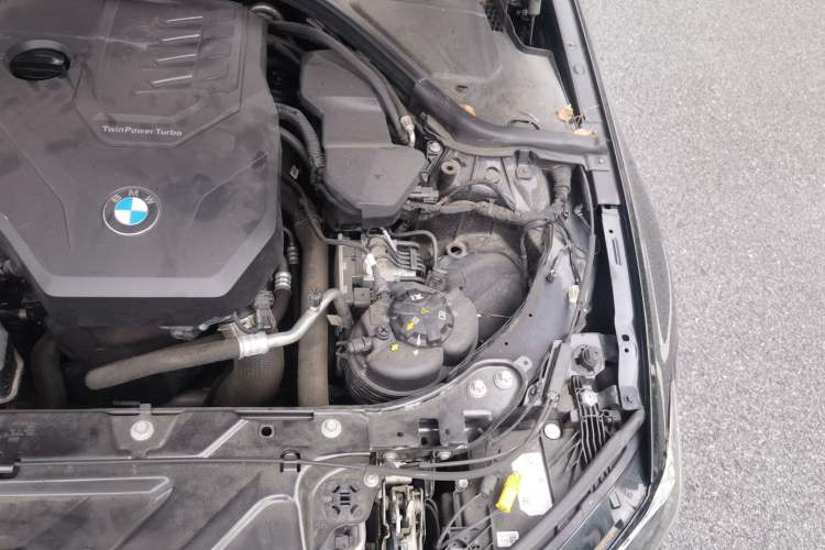 Used BMW 3 Series 2023 325i M Sport Package Engine Bay Left
