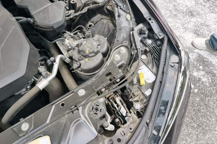 Used BMW 3 Series 2023 325Li M Sport Package Engine Bay Left