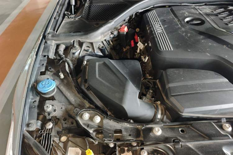 Used BMW 3 Series 2023 325i M Sport Package Engine Bay Right
