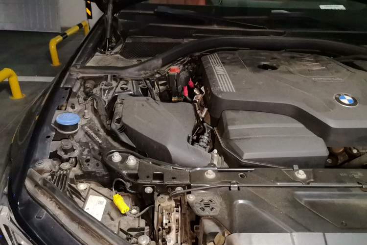 Used BMW 3 Series 2023 325i M Sport Night Edition Package Engine Bay Right