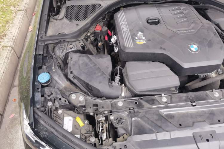 Used BMW 3 Series 2023 325i M Sport Package Engine Bay Right