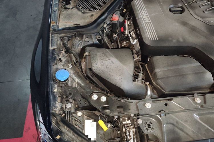 Used BMW 3 Series 2023 325i M Sport Night Edition Package Engine Bay Right