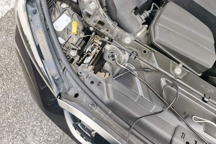 Used BMW 3 Series 2023 325Li M Sport Package Engine Bay Right