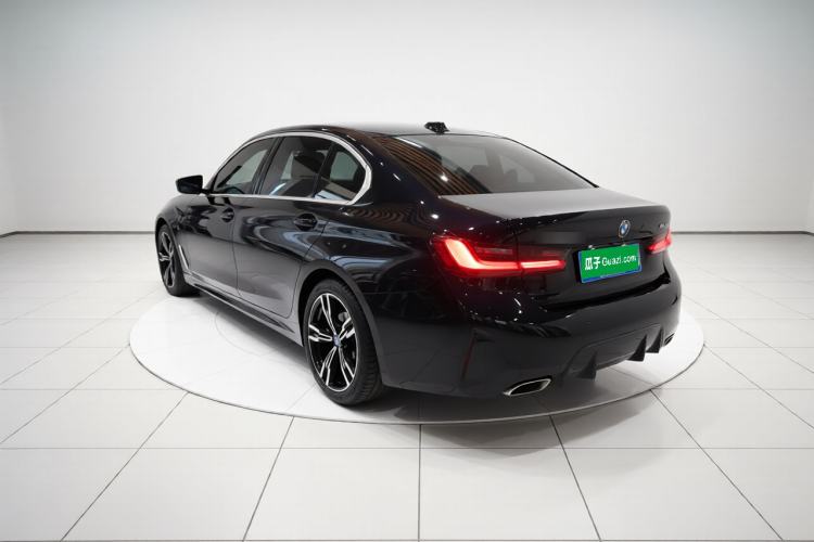 Used BMW 3 Series 2023 325i M Sport Package Exterior 2