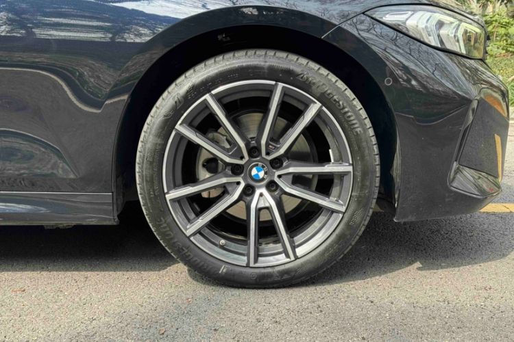 Used BMW 3 Series 2023 325Li M Sport Package Exterior 4