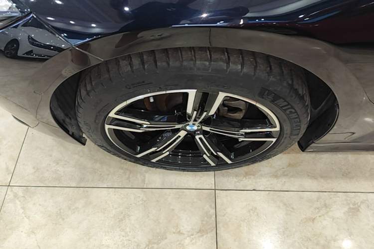 Used BMW 3 Series 2023 325i M Sport Package Exterior 4