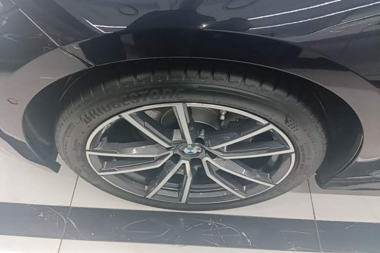 Used BMW 3 Series 2023 325Li M Sport Package Exterior 4