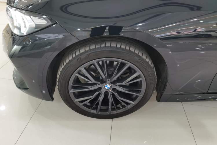 Used BMW 3 Series 2023 325Li M Sport Night Edition Package Exterior 4