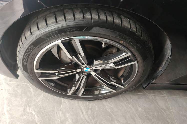 Used BMW 3 Series 2023 325i M Sport Package Exterior 4