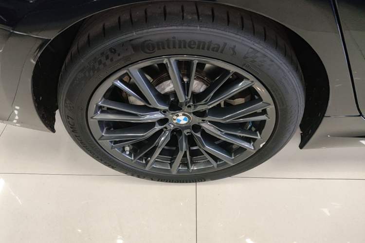 Used BMW 3 Series 2023 330i M Sport Night Edition Package Exterior 5