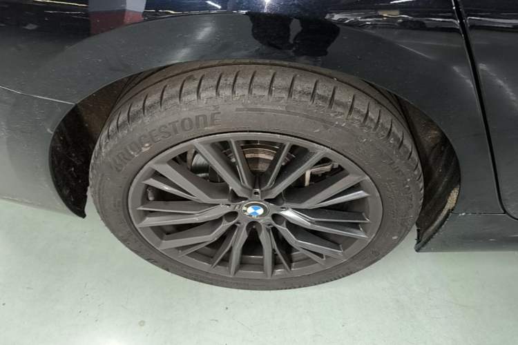 Used BMW 3 Series 2023 325Li M Sport Night Edition Package Exterior 5