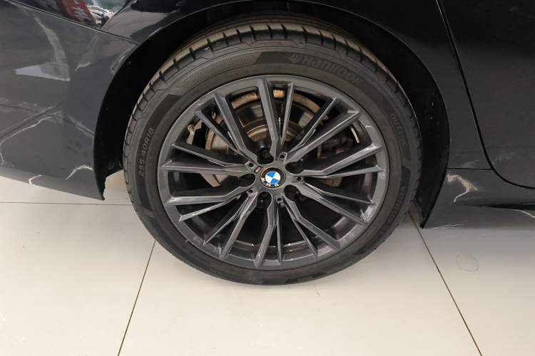 Used BMW 3 Series 2023 325i M Sport Night Edition Package Exterior 5
