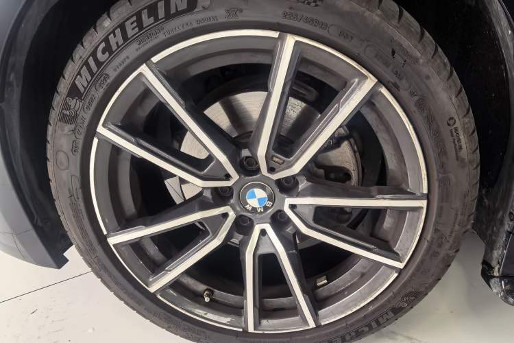 Used BMW 3 Series 2023 325Li M Sport Package Exterior 7