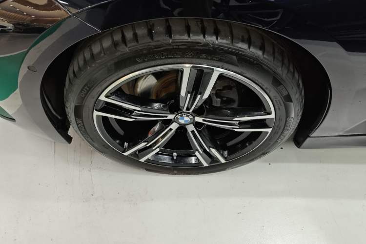 Used BMW 3 Series 2023 325i M Sport Package Exterior 7