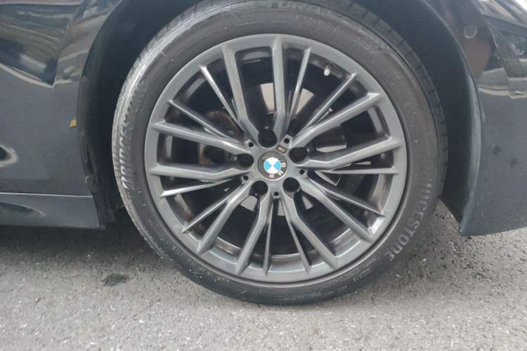 Used BMW 3 Series 2023 325i M Sport Night Edition Package Exterior 7