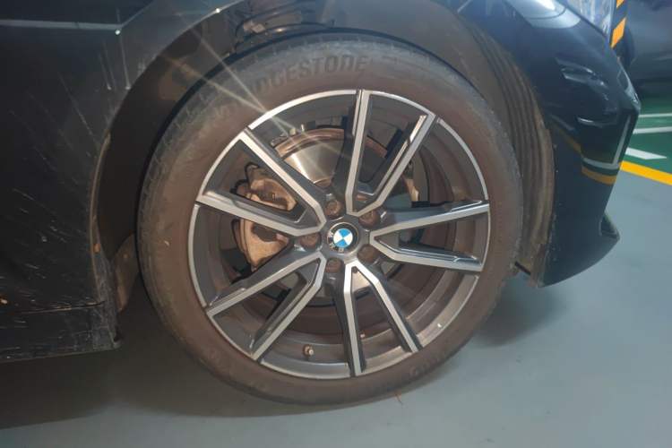 Used BMW 3 Series 2023 320i M Sport Package Exterior 7