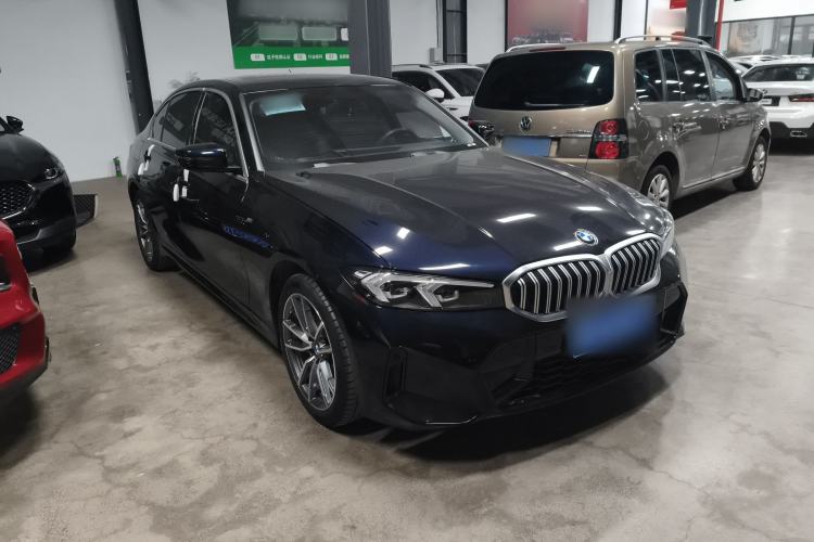 Used BMW 3 Series 2023 320Li M Sport Package Front Right 45 Deg