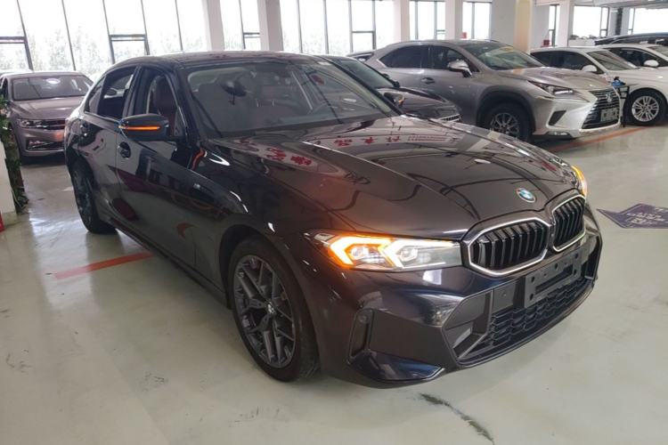 Used BMW 3 Series 2023 320Li M Sport Package Front Right 45 Deg