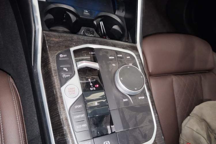 Used BMW 3 Series 2023 325Li M Sport Package Gear Lever