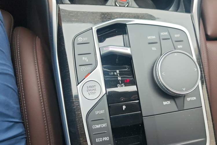 Used BMW 3 Series 2023 325Li M Sport Package Gear Lever