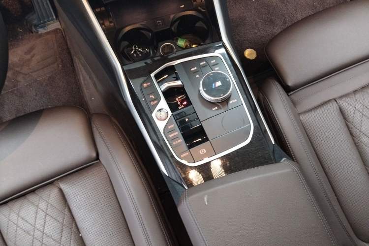 Used BMW 3 Series 2023 325Li xDrive M Sport Package Gear Lever