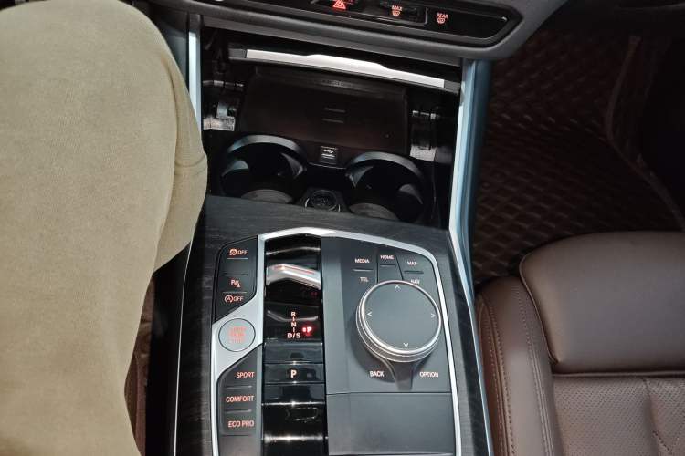 Used BMW 3 Series 2023 325i M Sport Package Gear Lever