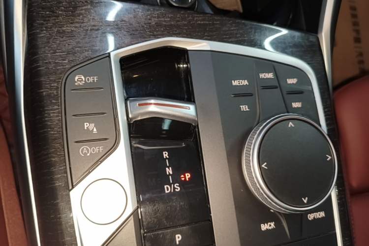 Used BMW 3 Series 2023 325Li M Sport Package Gear Lever