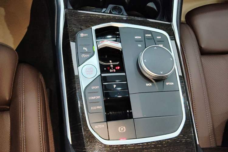 Used BMW 3 Series 2023 325Li M Sport Package Gear Lever