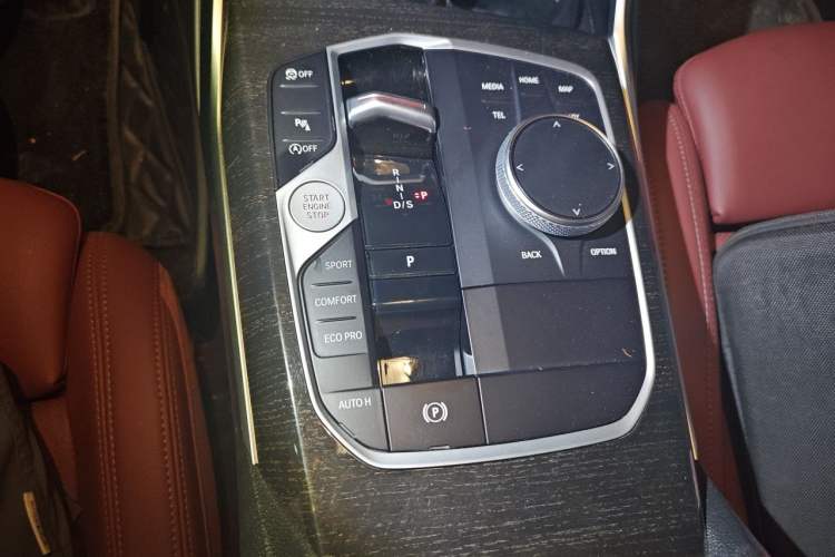 Used BMW 3 Series 2023 325Li M Sport Package Gear Lever