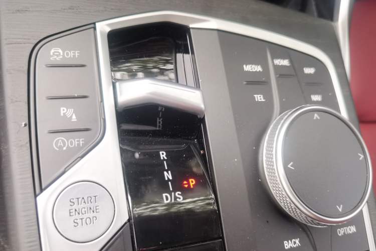 Used BMW 3 Series 2023 325i M Sport Package Gear Lever
