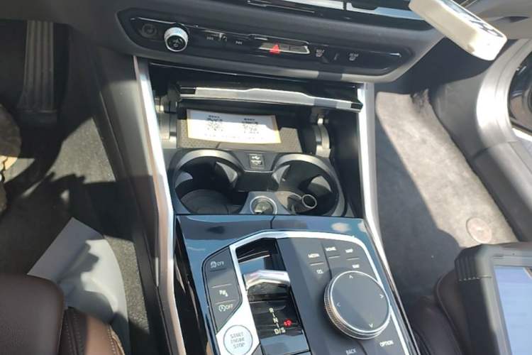 Used BMW 3 Series 2023 320Li M Sport Package Gear Lever
