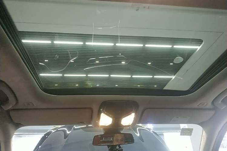 Used BMW 3 Series 2023 325i M Sport Package Headliner