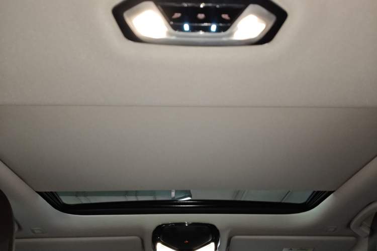 Used BMW 3 Series 2023 325i M Sport Package Headliner