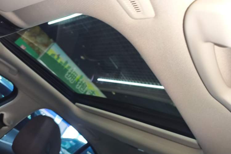 Used BMW 3 Series 2023 325i M Sport Package Headliner