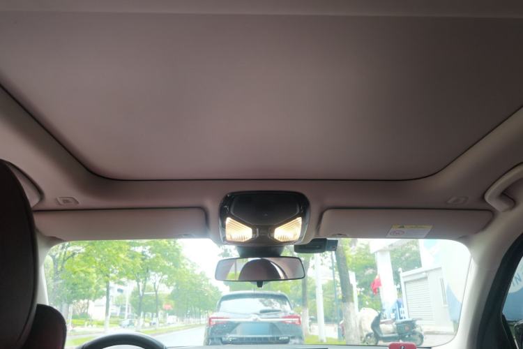 Used BMW 3 Series 2023 325i M Sport Package Headliner